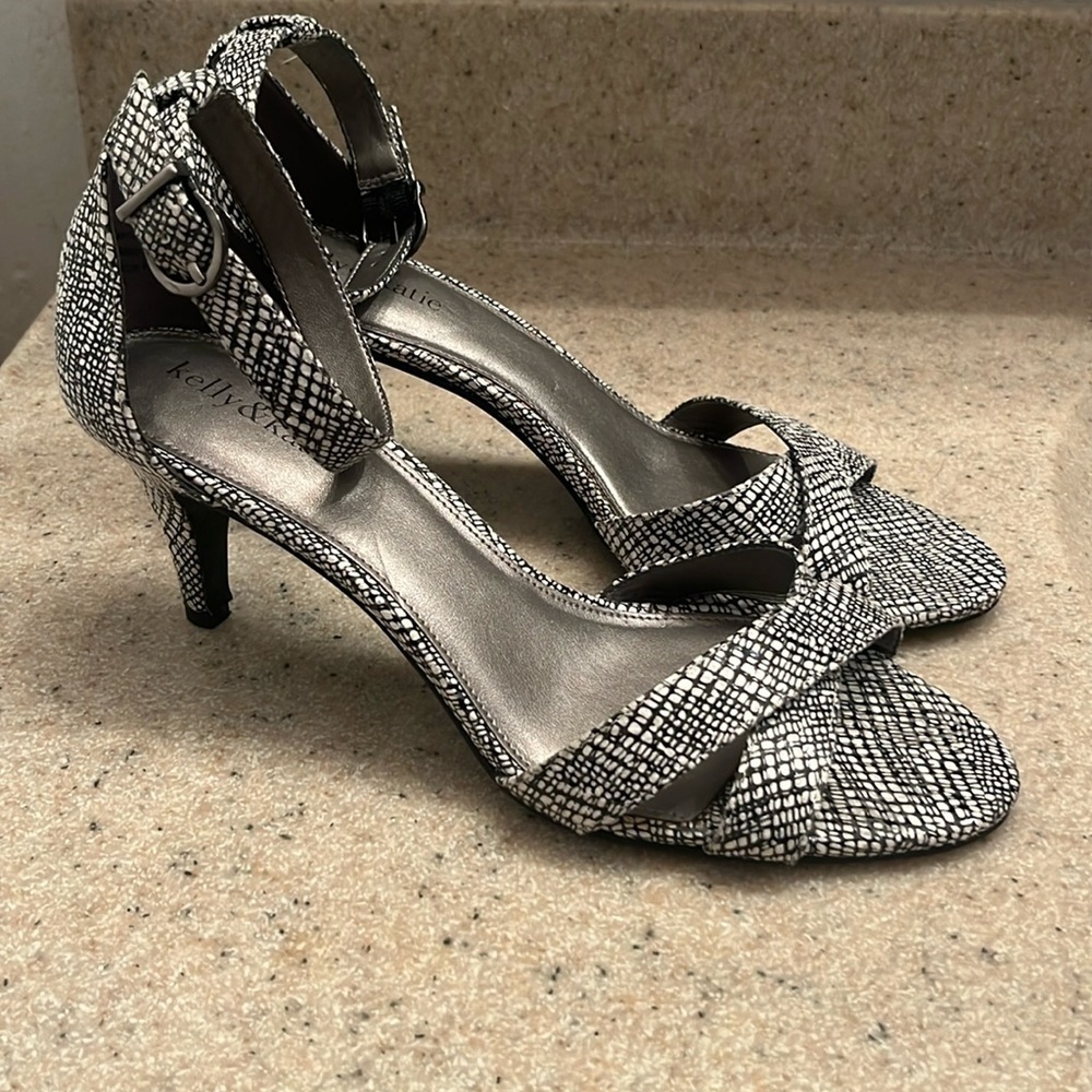 Kelly  Katie Brand Size 95 Buckle Closure Heels